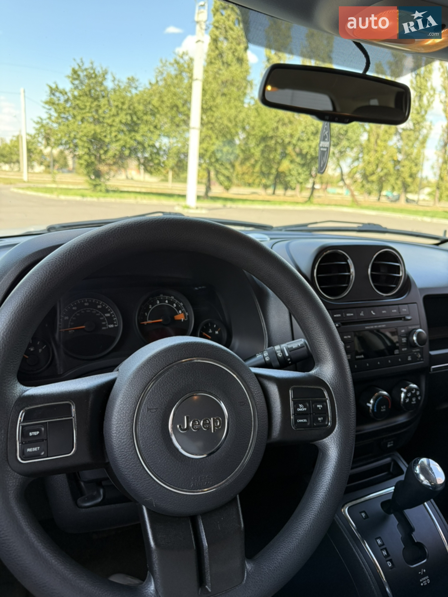 2015 Jeep Liberty (Patriot) - мініатюра 8