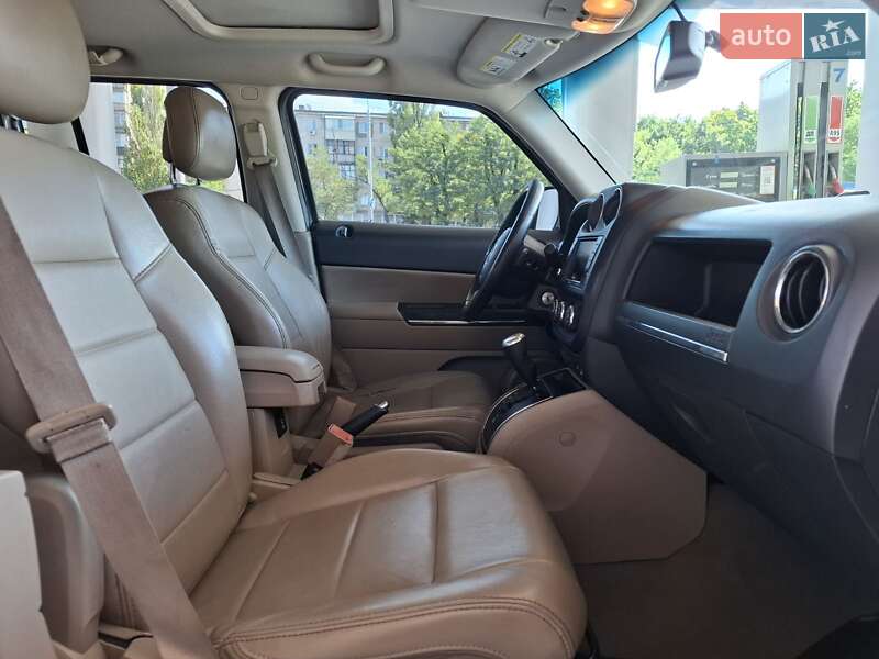Внедорожник / Кроссовер Jeep Patriot 2011 в Николаеве