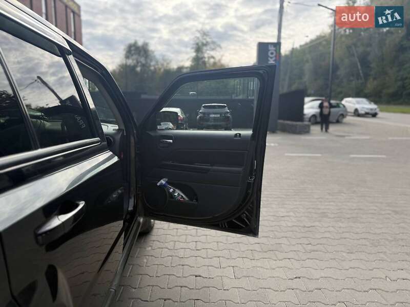Позашляховик / Кросовер Jeep Patriot 2010 в Чернівцях фото 10 Позашляховик / Кросовер Jeep Patriot 2010 в Чернівцях