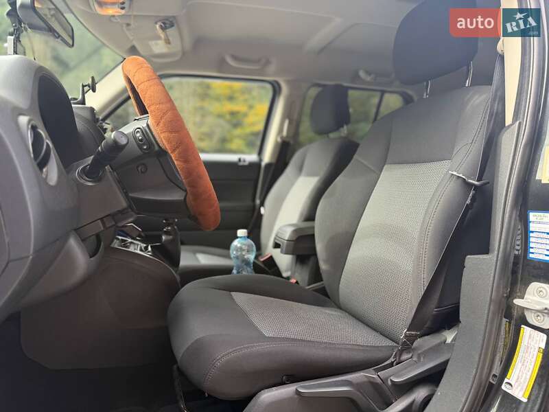 Позашляховик / Кросовер Jeep Patriot 2010 в Чернівцях фото 17 Позашляховик / Кросовер Jeep Patriot 2010 в Чернівцях