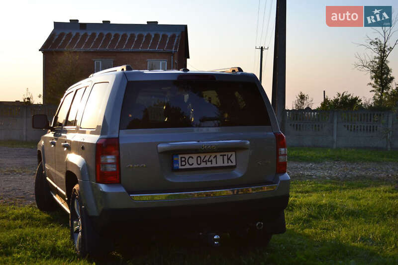 Внедорожник / Кроссовер Jeep Patriot 2016 в Самборе
