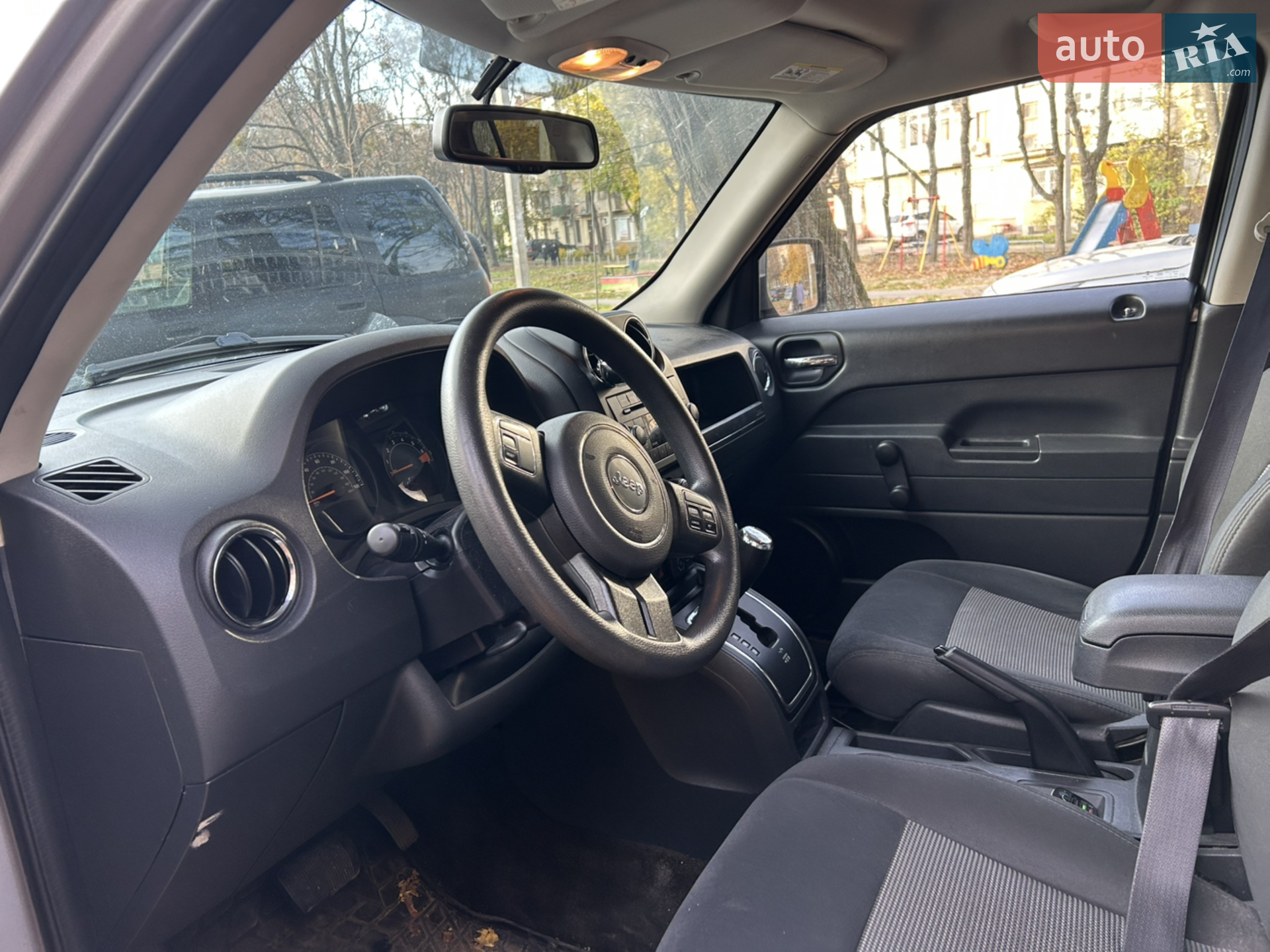 2015 Jeep Liberty (Patriot) - мініатюра 9