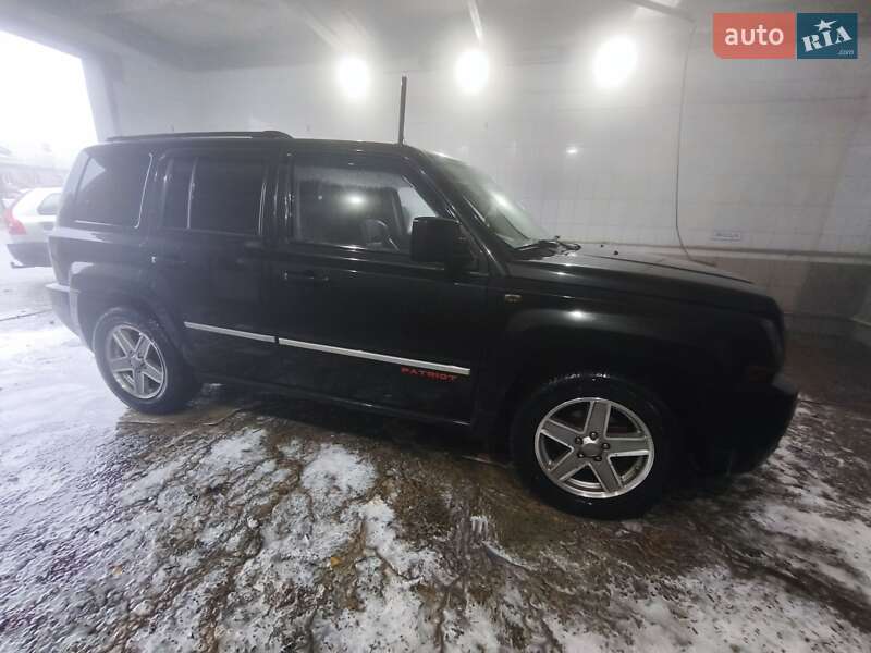 Внедорожник / Кроссовер Jeep Patriot 2010 в Изюме