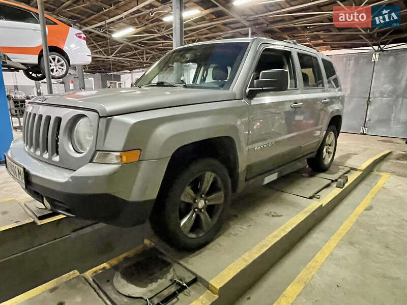 Внедорожник / Кроссовер Jeep Patriot 2014 в Киеве