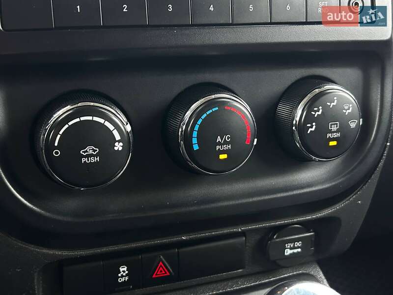 Позашляховик / Кросовер Jeep Patriot 2012 в Києві