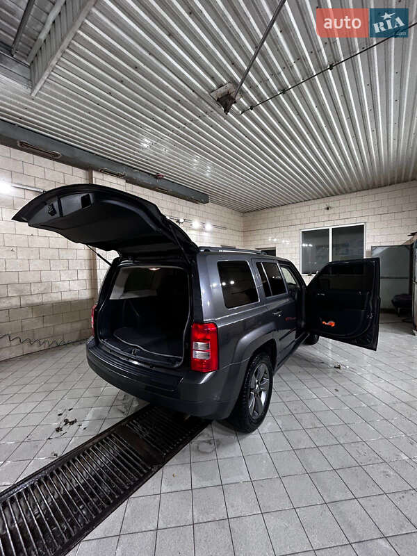 Позашляховик / Кросовер Jeep Patriot 2015 в Краматорську