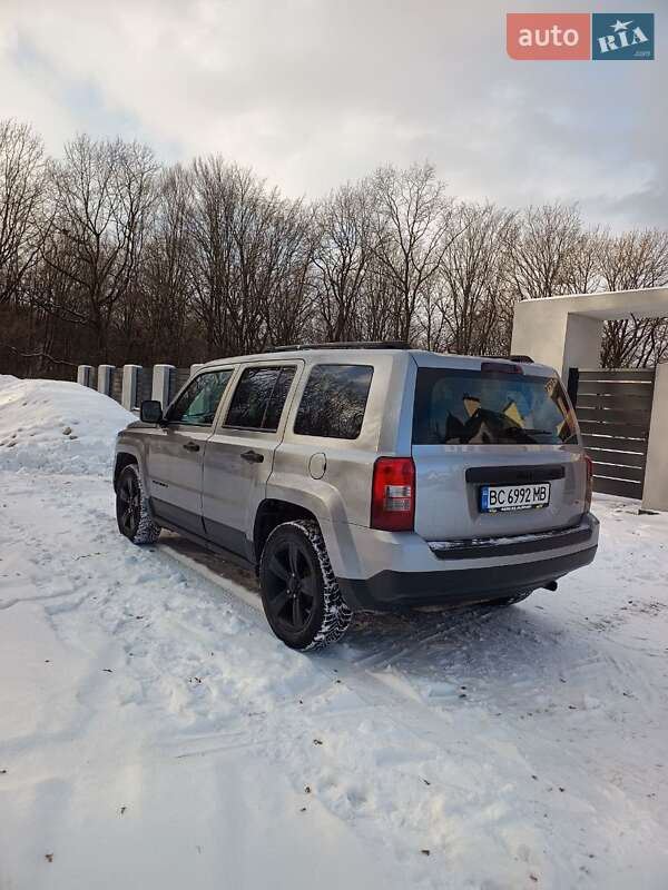 Внедорожник / Кроссовер Jeep Patriot 2015 в Львове