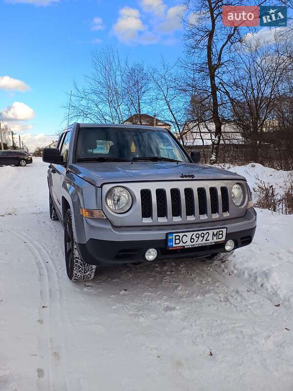 Внедорожник / Кроссовер Jeep Patriot 2015 в Львове