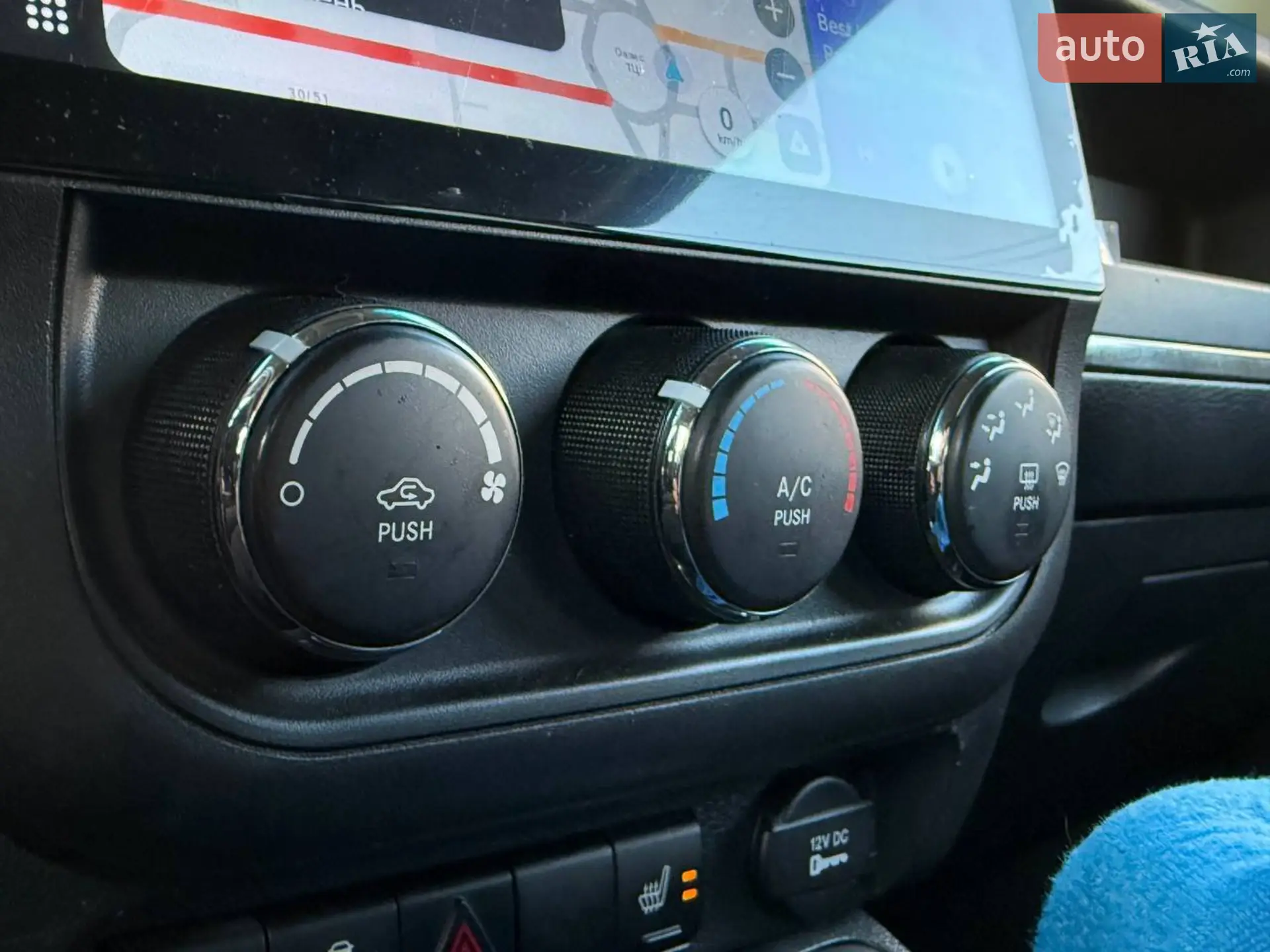 2015 Jeep Liberty (Patriot) - мініатюра 19