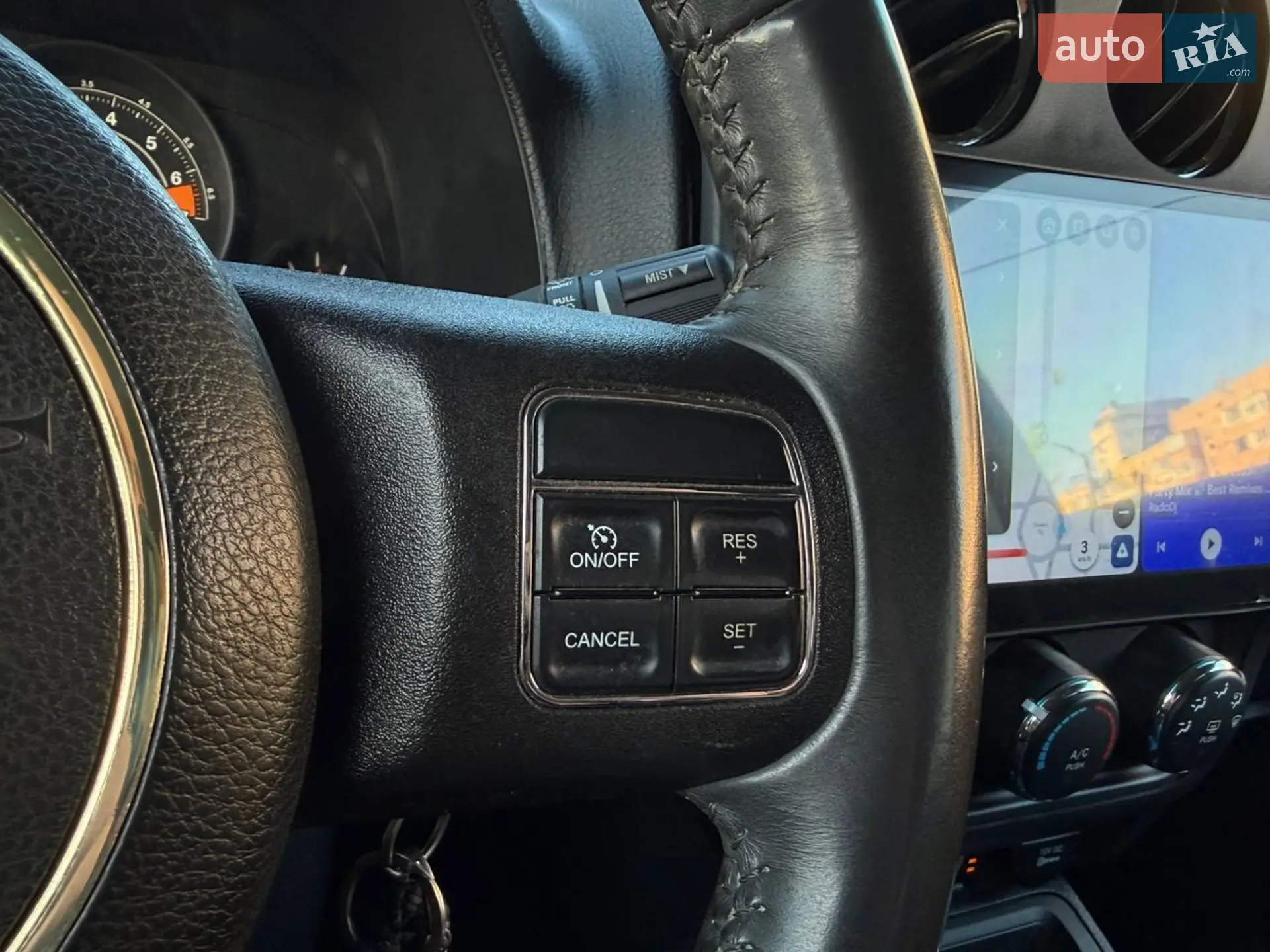 2015 Jeep Liberty (Patriot) - мініатюра 22