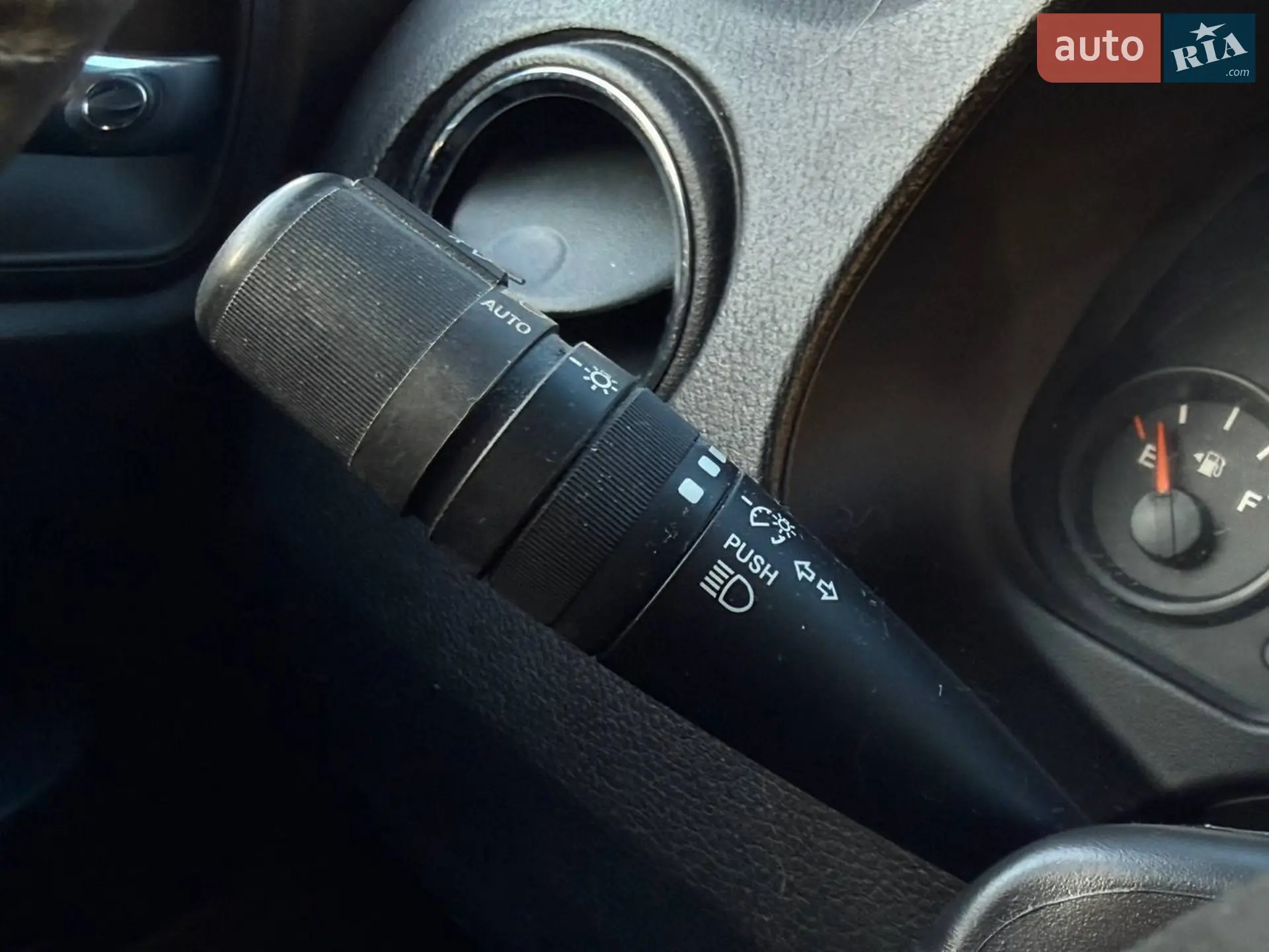 2015 Jeep Liberty (Patriot) - мініатюра 25