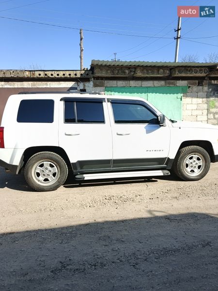 Внедорожник / Кроссовер Jeep Patriot 2011 в Пятихатках