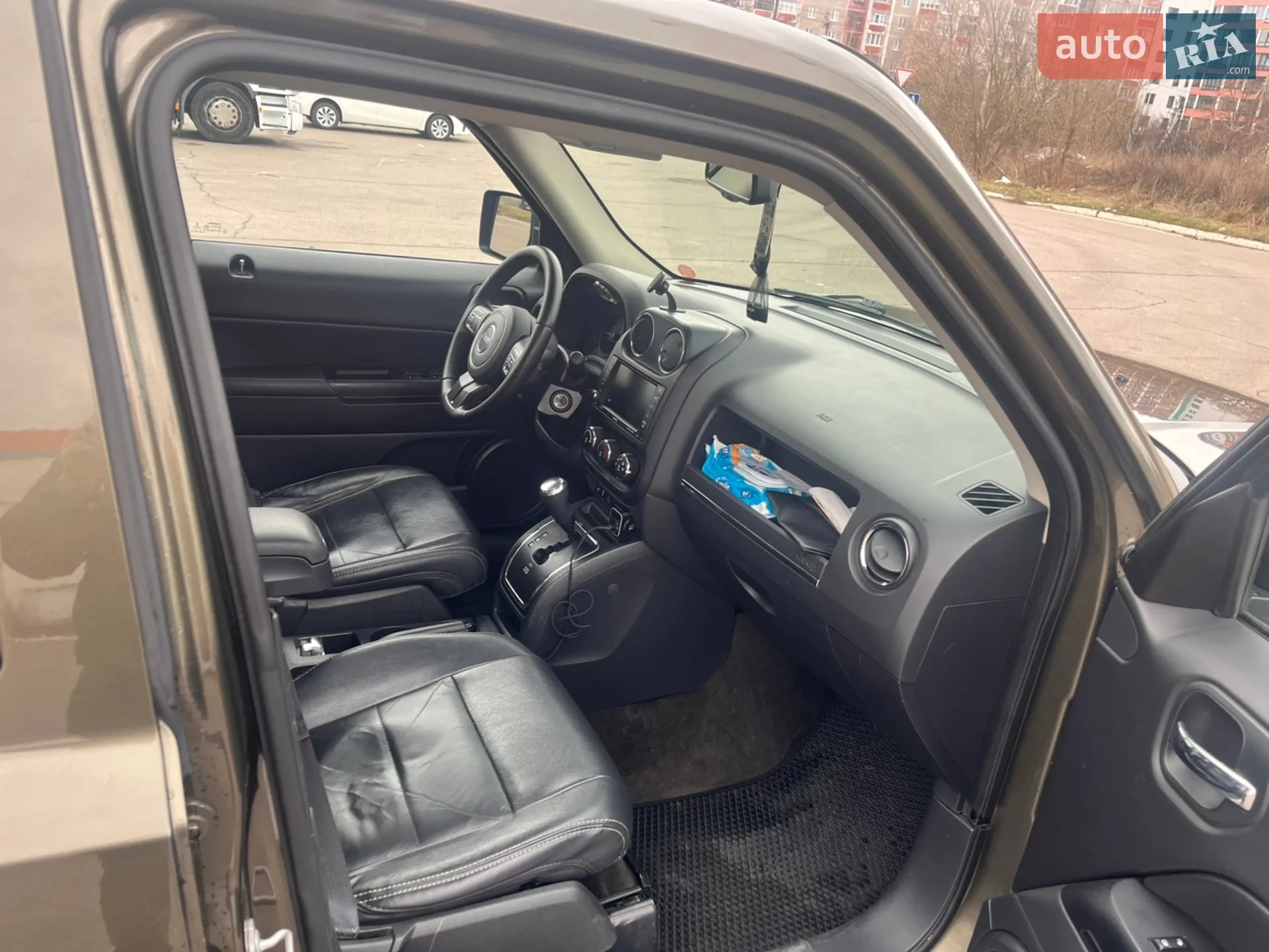 2015 Jeep Liberty (Patriot) - мініатюра 8