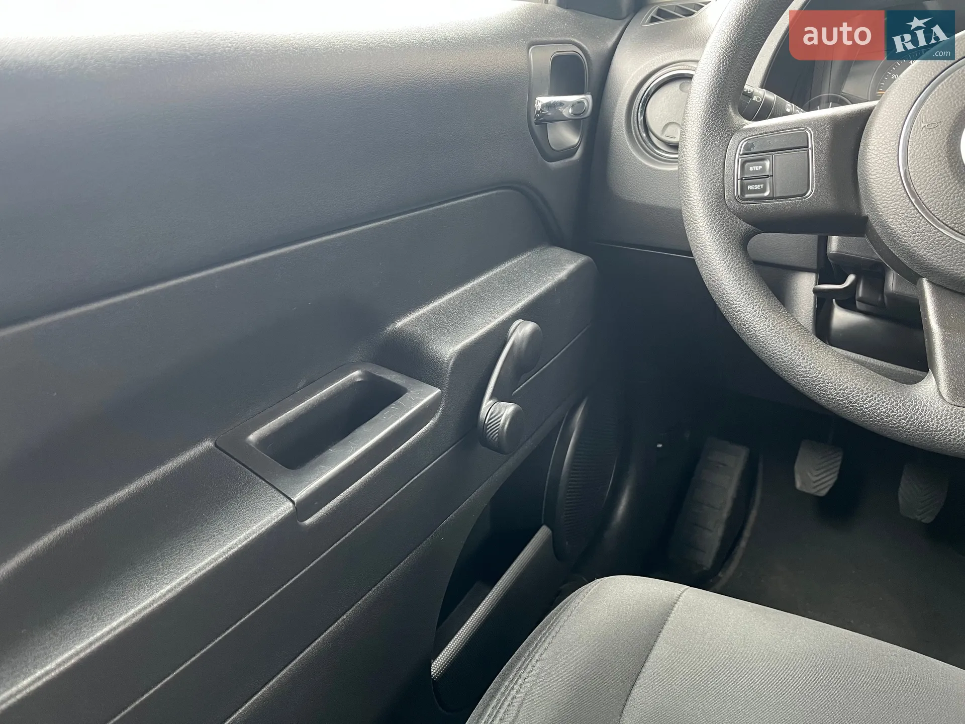 2015 Jeep Liberty (Patriot) - мініатюра 15