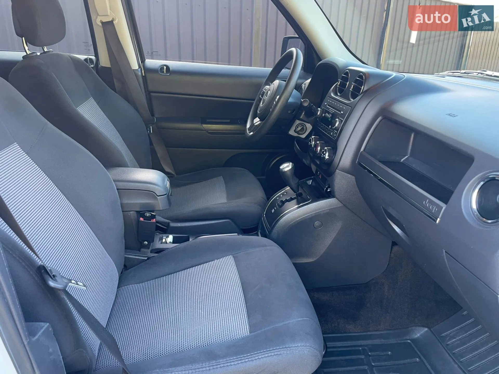 2014 Jeep Liberty (Patriot) - мініатюра 34