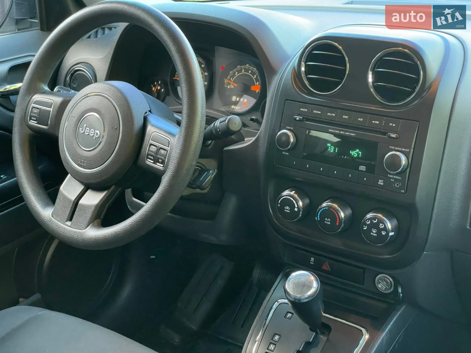 2014 Jeep Liberty (Patriot) - мініатюра 48