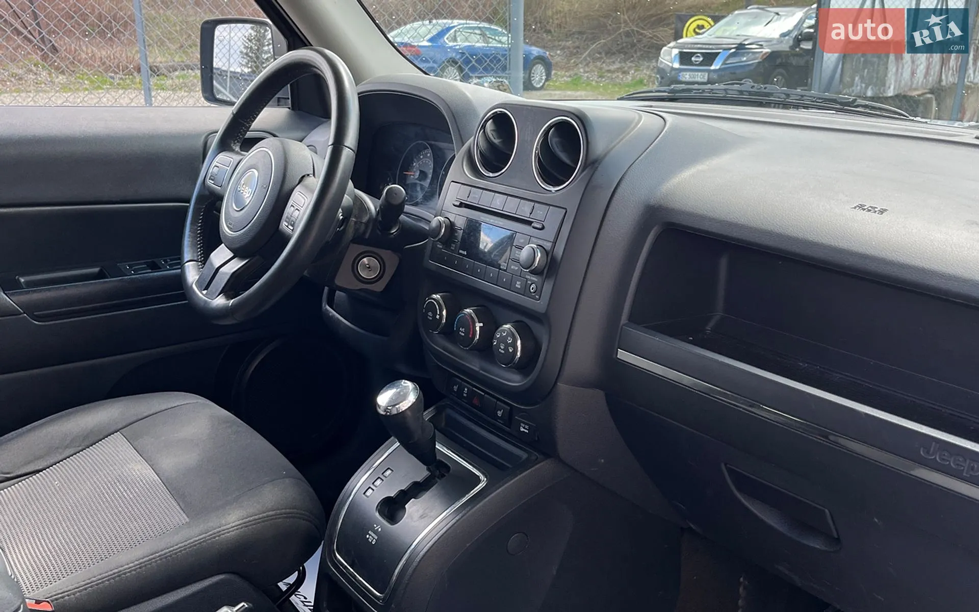 2015 Jeep Liberty (Patriot) - мініатюра 21