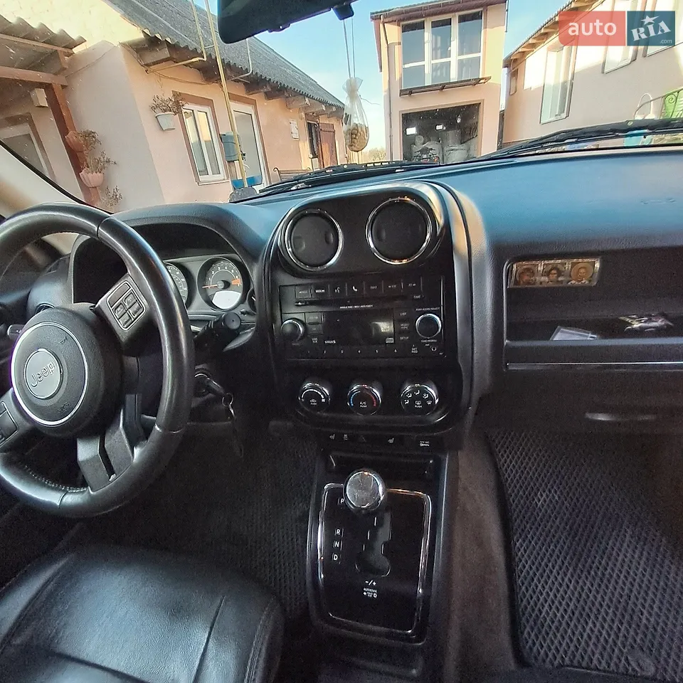 2015 Jeep Liberty (Patriot) - мініатюра 3