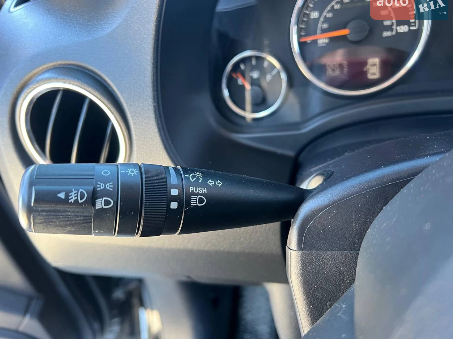 2013 Jeep Liberty (Patriot) - мініатюра 26