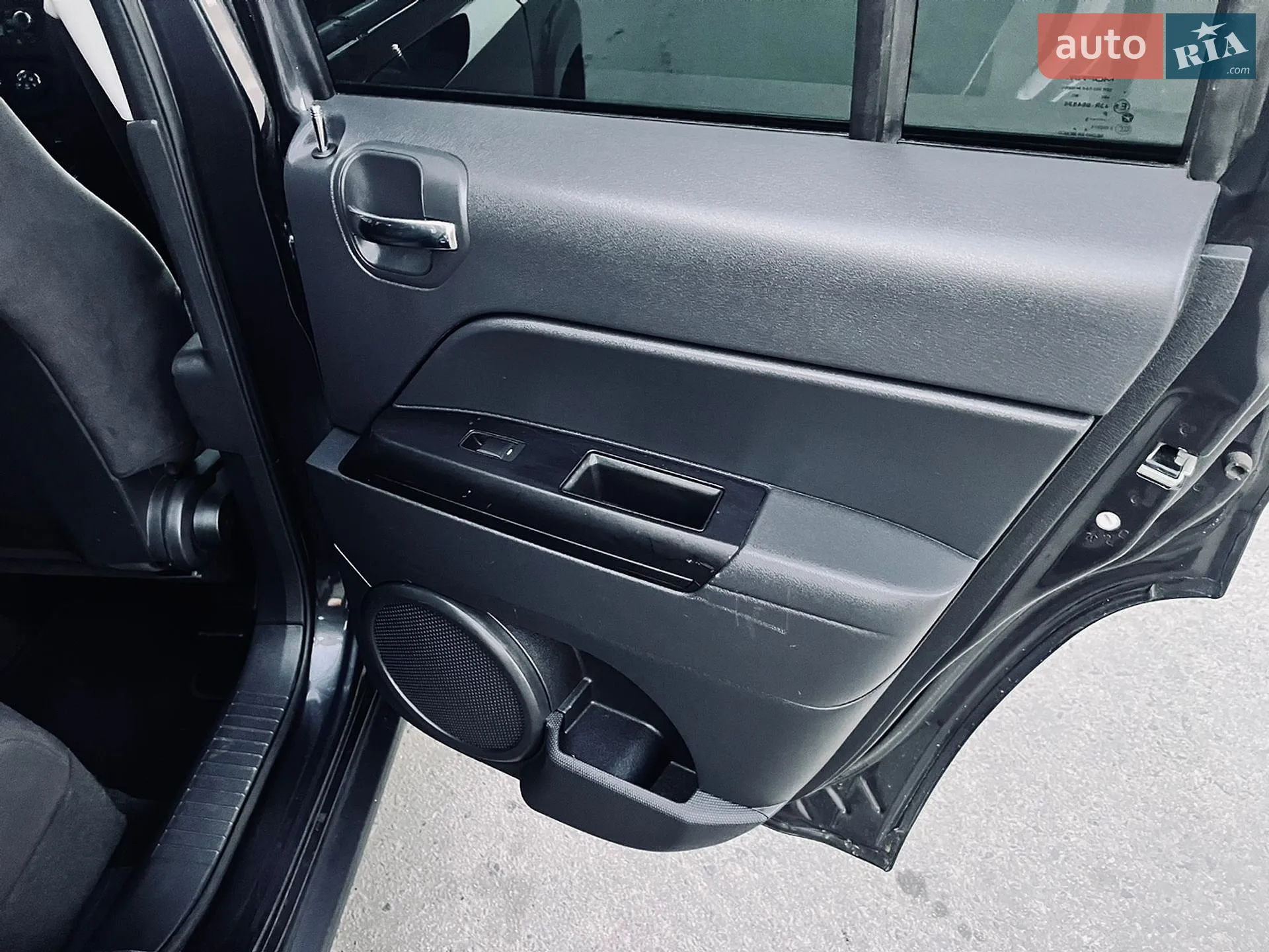 2015 Jeep Liberty (Patriot) - мініатюра 12