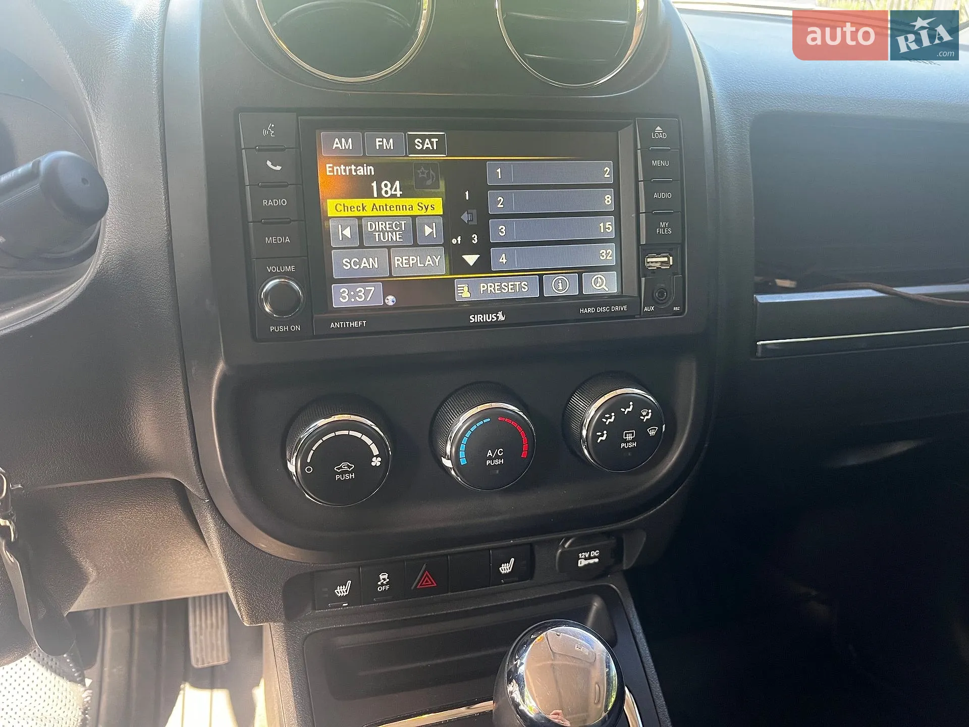 2016 Jeep Liberty (Patriot) - мініатюра 25