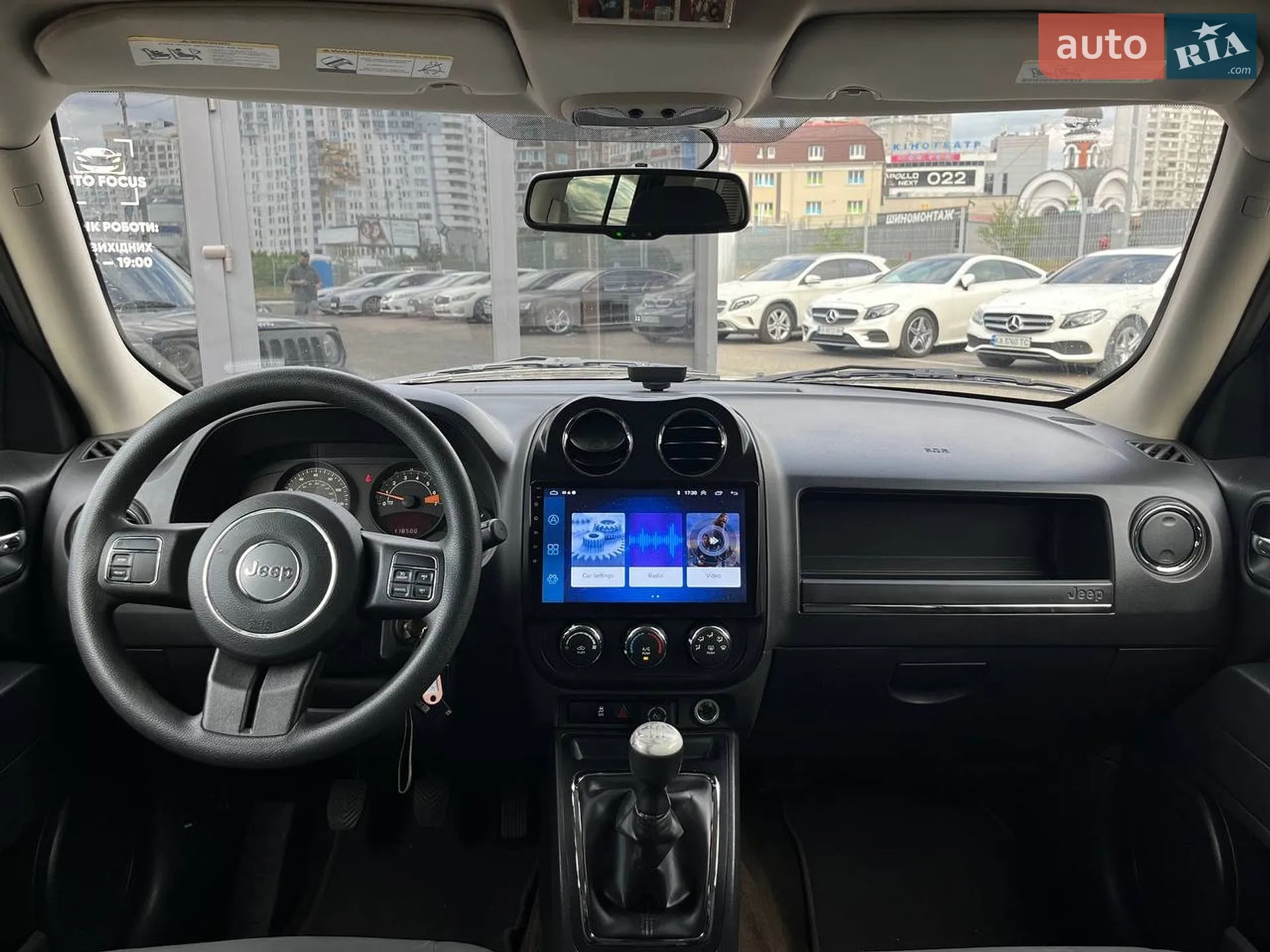 2015 Jeep Liberty (Patriot) - мініатюра 13