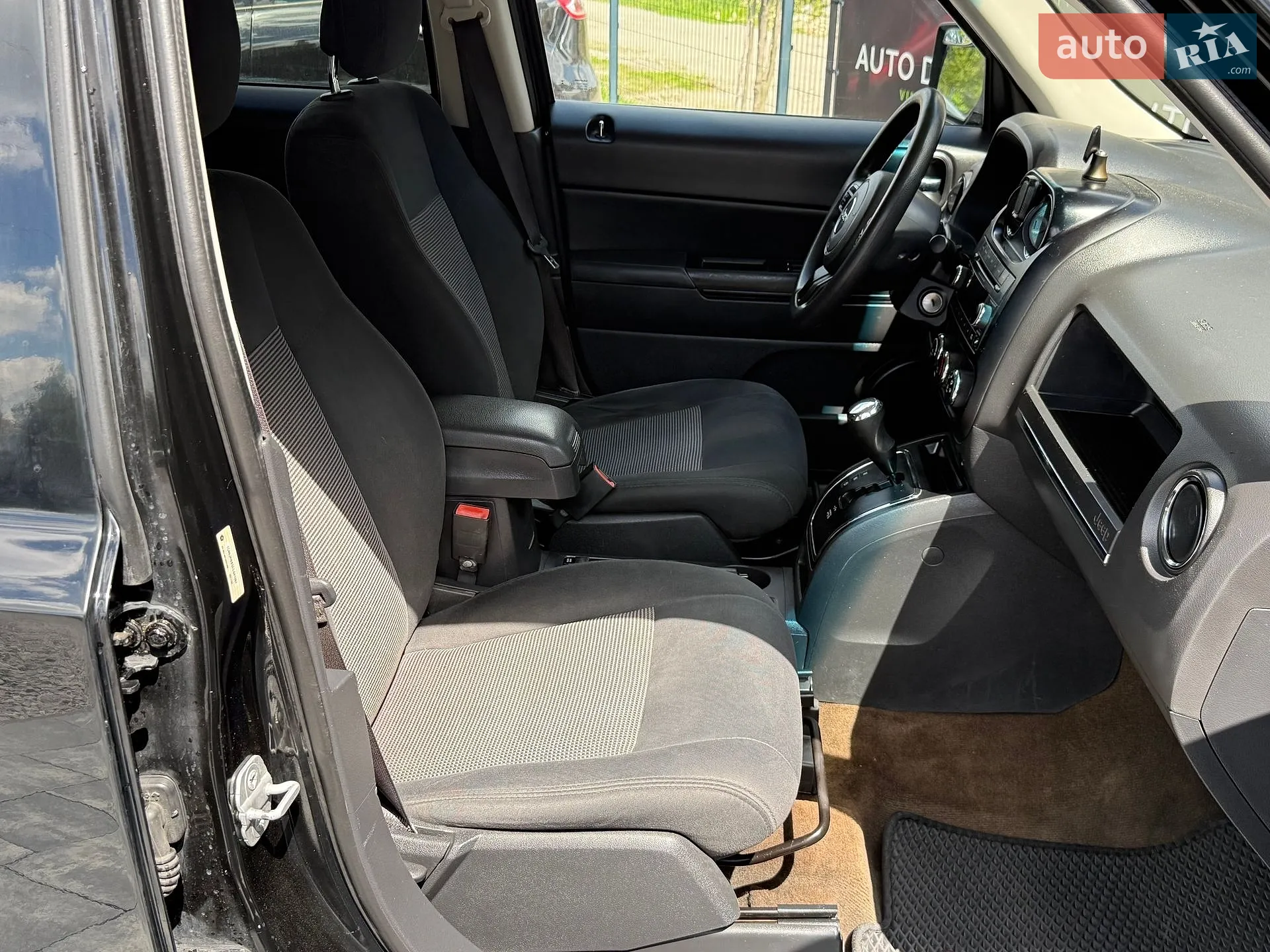 2014 Jeep Liberty (Patriot) - мініатюра 25