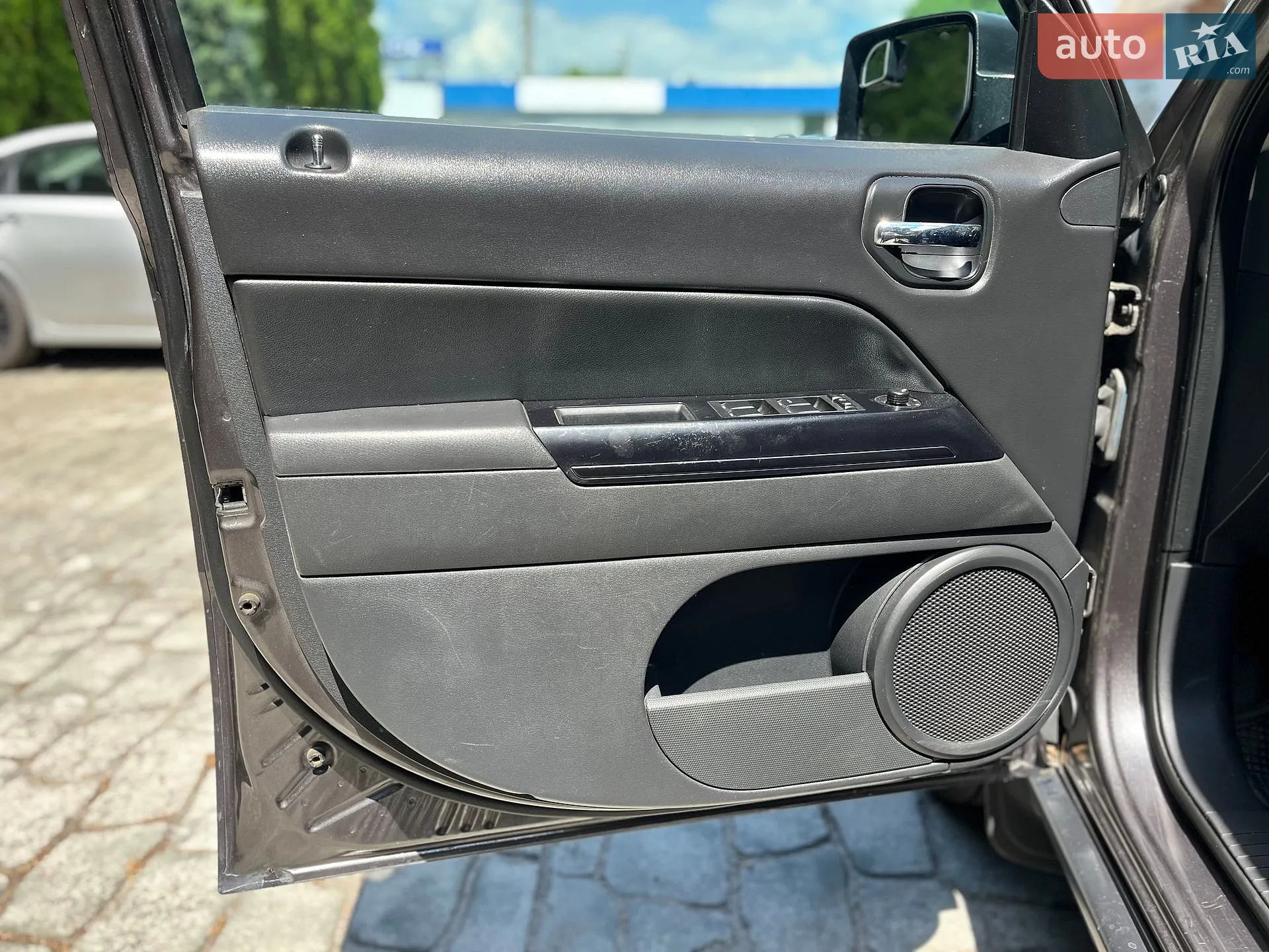 2016 Jeep Liberty (Patriot) - мініатюра 10