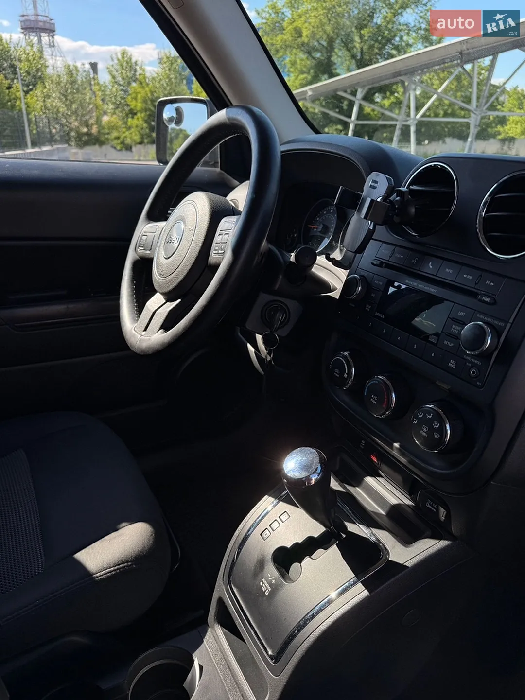 2015 Jeep Liberty (Patriot) - мініатюра 11