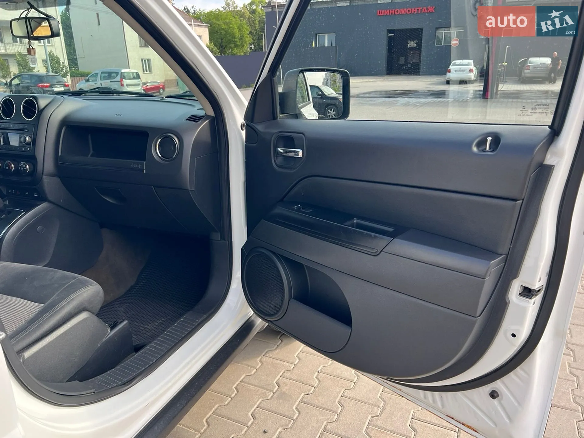 2016 Jeep Liberty (Patriot) - мініатюра 13