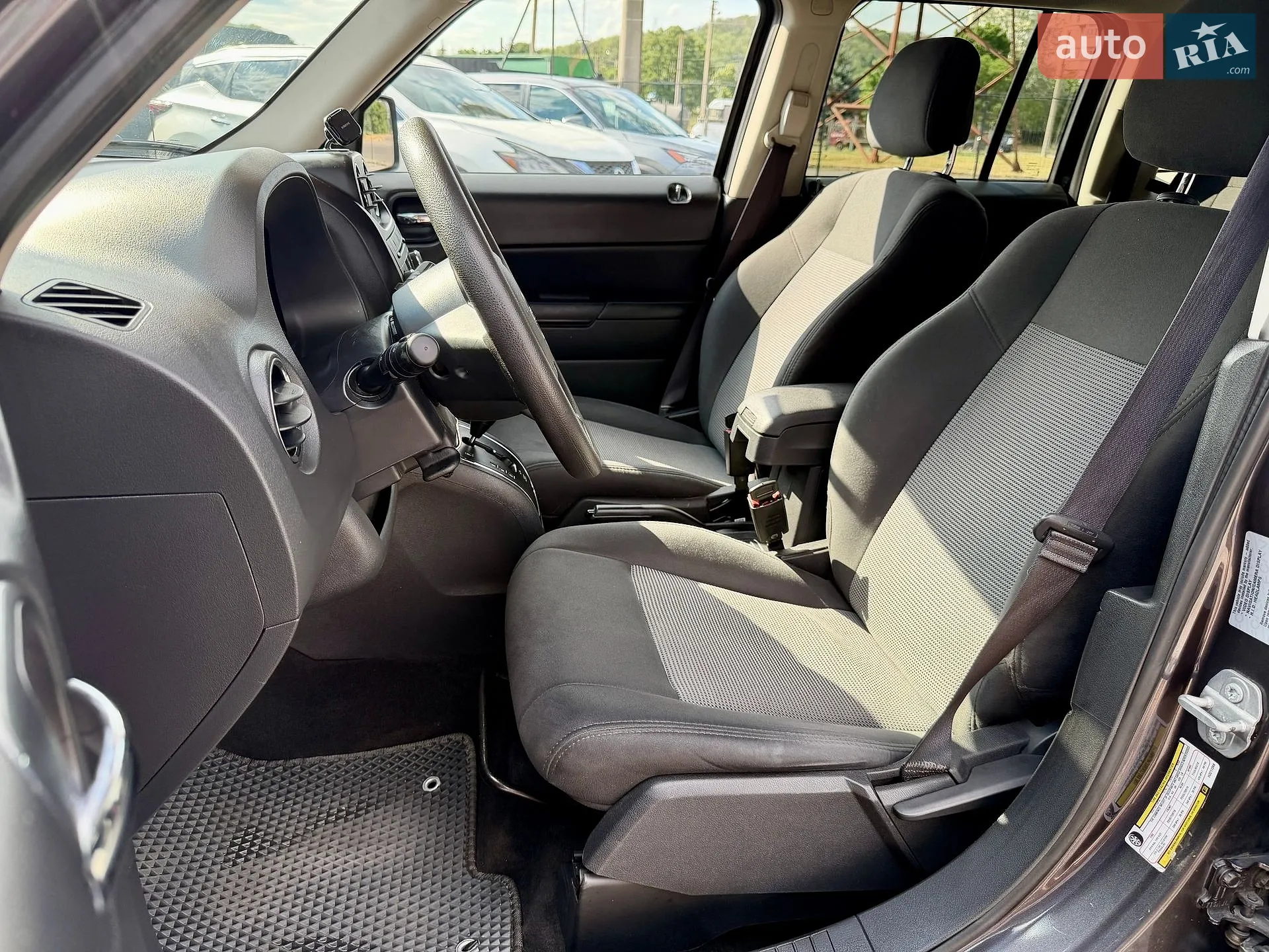 2016 Jeep Liberty (Patriot) - мініатюра 7