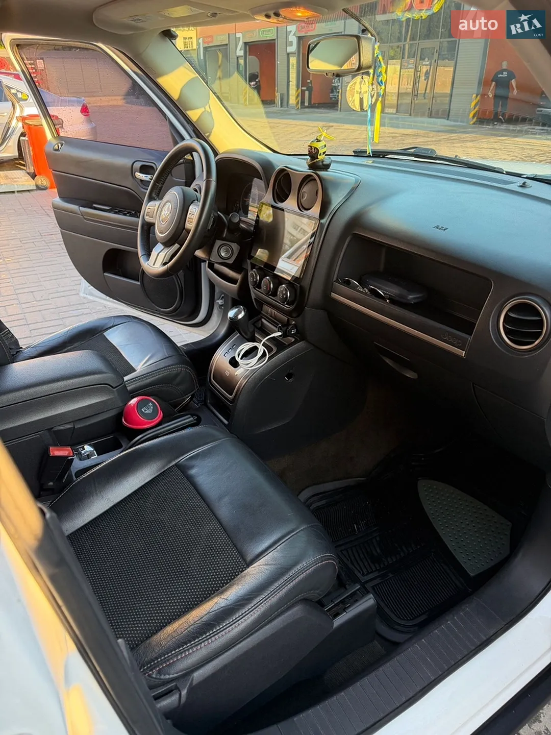 2016 Jeep Liberty (Patriot) - мініатюра 15