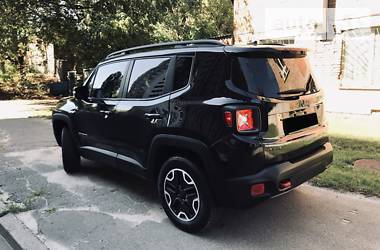 Внедорожник / Кроссовер Jeep Renegade 2017 в 
