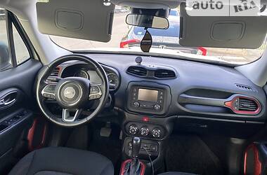 Внедорожник / Кроссовер Jeep Renegade 2016 в Киеве