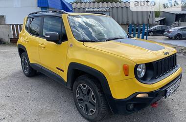 Внедорожник / Кроссовер Jeep Renegade 2015 в 