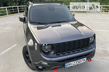 Внедорожник / Кроссовер Jeep Renegade 2016 в 