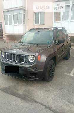 Внедорожник / Кроссовер Jeep Renegade 2016 в Киеве