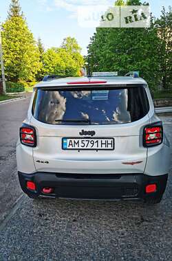 Внедорожник / Кроссовер Jeep Renegade 2017 в Олевске