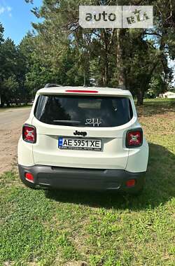 Позашляховик / Кросовер Jeep Renegade 2017 в 