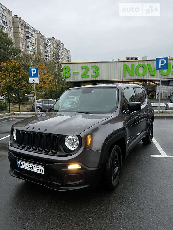 Внедорожник / Кроссовер Jeep Renegade 2016 в Киеве