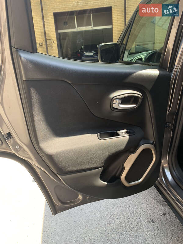 Внедорожник / Кроссовер Jeep Renegade 2017 в Харькове