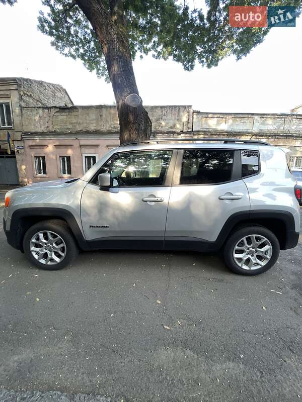 Внедорожник / Кроссовер Jeep Renegade 2016 в Киеве
