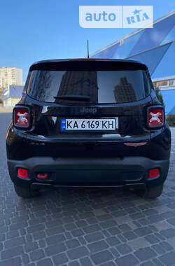 Позашляховик / Кросовер Jeep Renegade 2016 в Києві