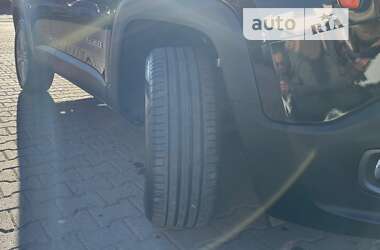 Позашляховик / Кросовер Jeep Renegade 2015 в Чернівцях
