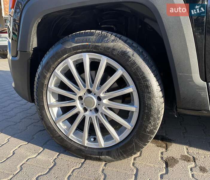 Позашляховик / Кросовер Jeep Renegade 2015 в Чернівцях