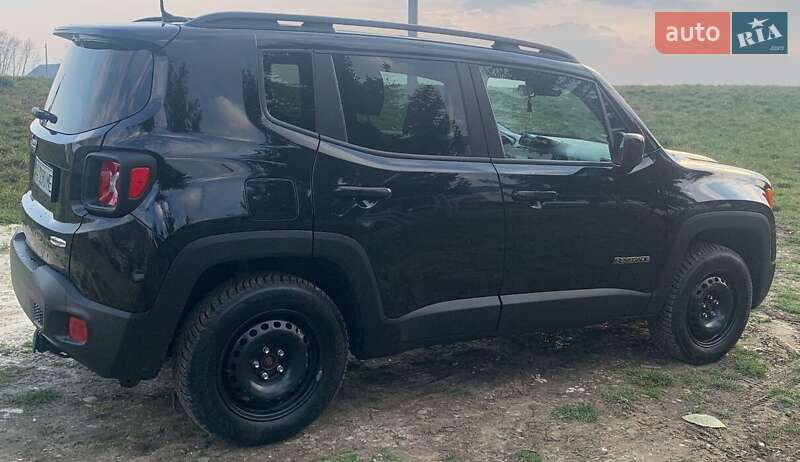 Позашляховик / Кросовер Jeep Renegade 2015 в Чернівцях