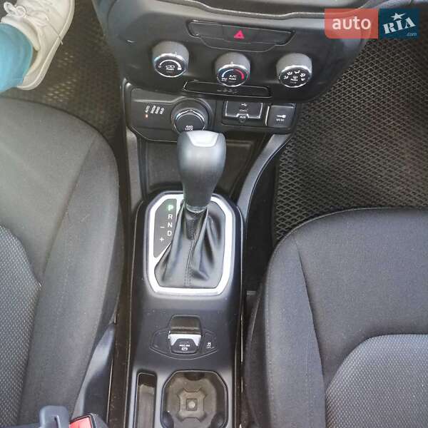 Позашляховик / Кросовер Jeep Renegade 2020 в Івано-Франківську