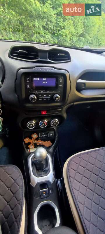 Позашляховик / Кросовер Jeep Renegade 2015 в Трускавці