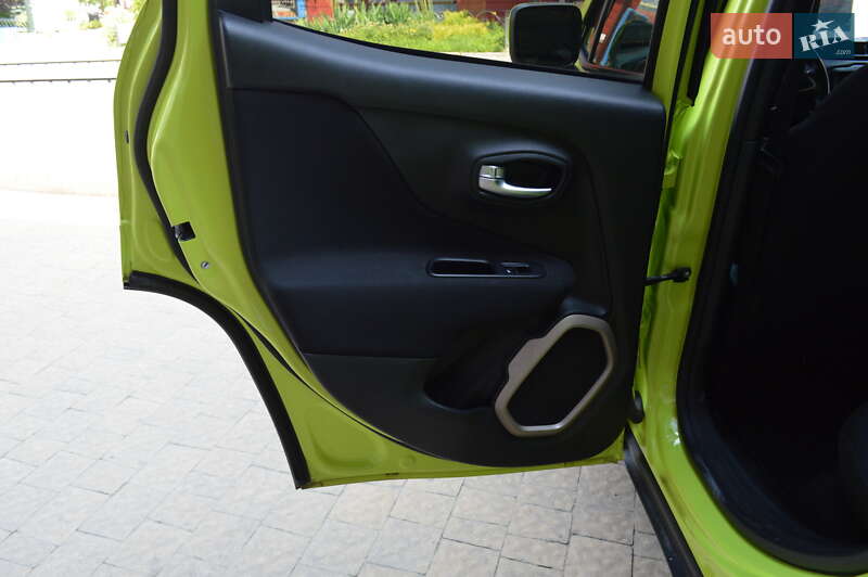 Позашляховик / Кросовер Jeep Renegade 2017 в Львові