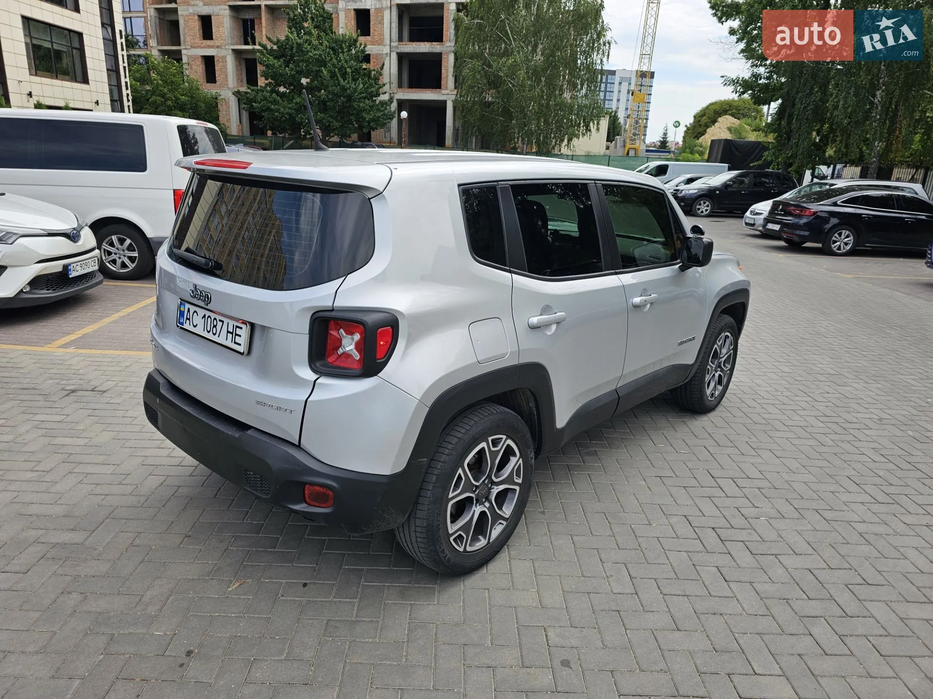 2016 Jeep Renegade - мініатюра 3